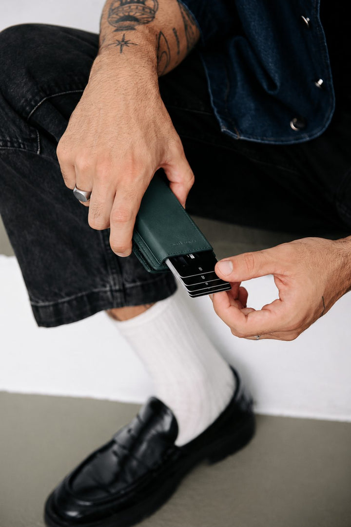 Slim Pop-Up RFID Wallet | Magic Wallet