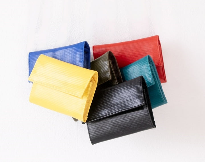 💳 Compact Crossbody Coin Wallet