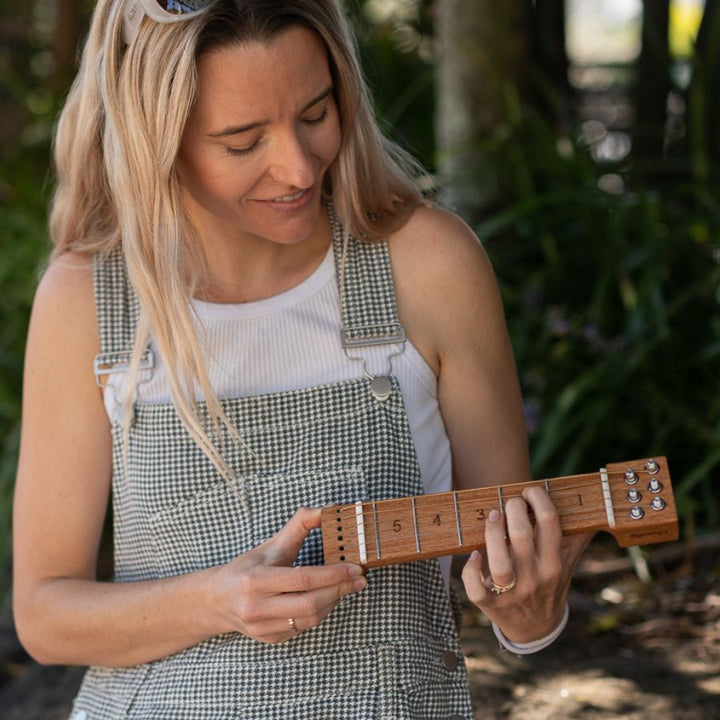 Guitar Chord Trainer – 5 Fret Practice Neck with Real Steel Strings